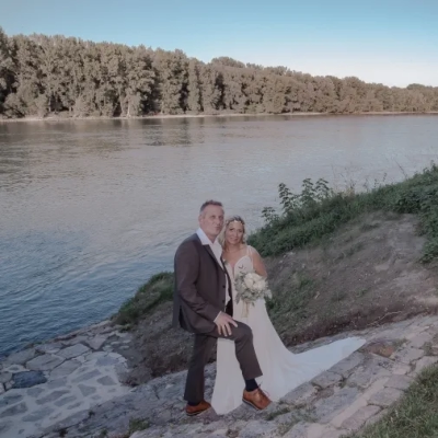 Brautpaarfoto an der Donau nahe Donauhof Zwentendorf eingefangen von Fotograf Wedding Paradise aus Niederösterreich