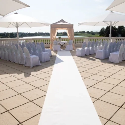 standesamtliche Trauung auf Terrasse des Golfclubs Fontana in Oberwaltersdorf aufgenommen durch Fotograf Wedding Paradise