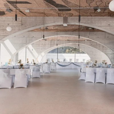 Innenansicht des Glassalon Neuhaus bei einer Hochzeit aufgenommen durch Fotograf aus Niederösterreich