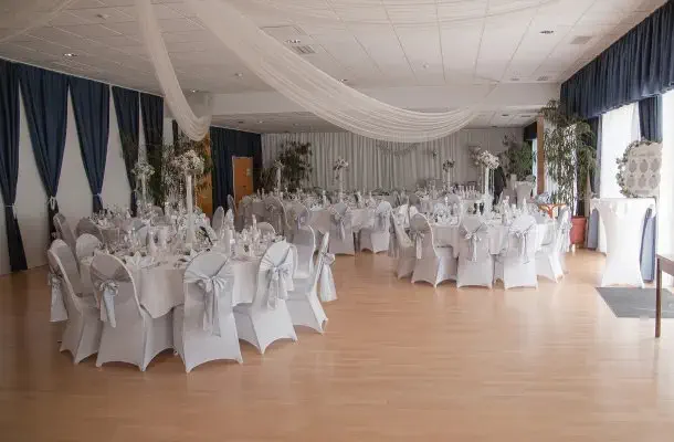 Festsaal des Grandhotel Niederösterreichischer Hof in Lanzenkirchen