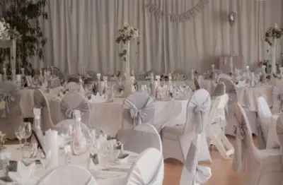 Galabestuhlung in Hochzeitslocation Grandhotel NÖ-Hof in Lanzenkirchen aufgenommen durch Fotograf aus Bezirk Wiener Neustadt