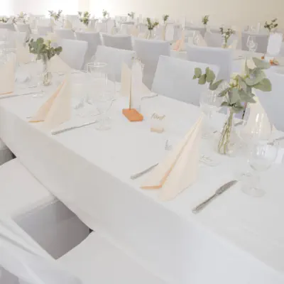 Hochzeitsfoto Festsaal von der Location im Boho-Chic Stil