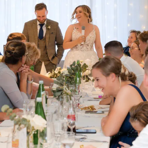 Hochzeitsfotos bei der Tafel im Boho-Chic Stil