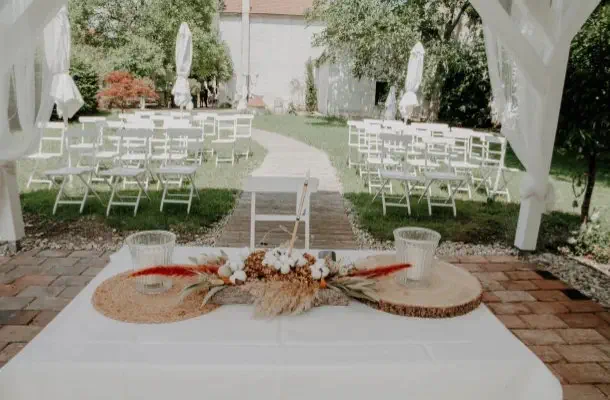 Trauwiese der Mühlsteinstube Leobersdorf aufgenommen durch Fotograf Wedding Paradise