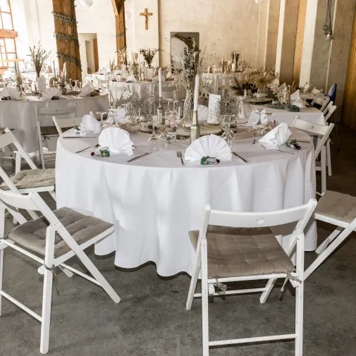 Hochzeitslocation Pfarrstadl in Leitzersdorf aufgenommen durch Fotograf Wedding Paradise
