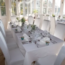 Tischdekoration bei Hochzeit im Rudolfshof Baden dokumentiert von Fotograf Wedding Paradise