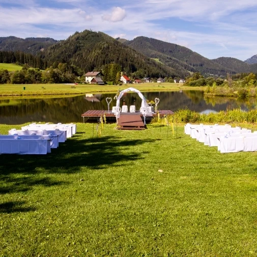 Fotograf für standesamtliche Trauung in der Teichanlage Urani in der Steiermark