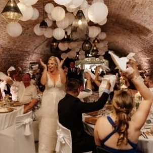 Hochzeitsfotograf + DJ + Fotobox bei der Hochzeitsfeier