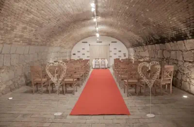 standesamtliche Trauuung im Gewölbekeller des Weingut Schlossberg in Bad Vöslau
