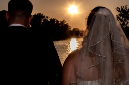 Golden-Hour Foto von Hochzeitslocation wake_up in Wien gemacht durch Fotograf von Wedding Paradise